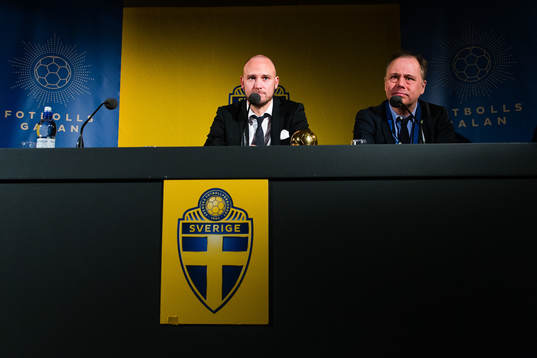 Vinnaren av guldbollen Andreas Granqvist och svenska