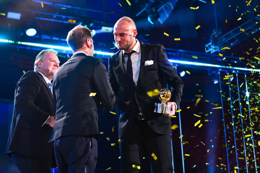 Andreas Granqvist med Guldbollen