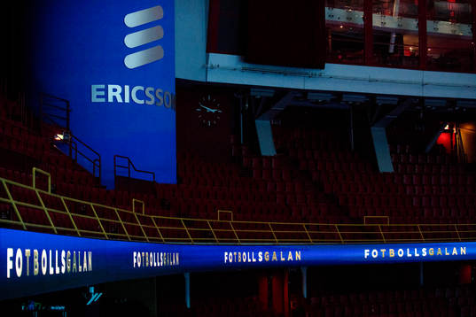 Logotype för Eriksson och fotbollsgalan längs interiören