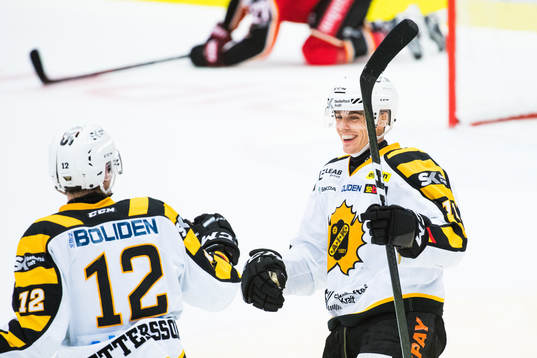 Skellefteås Henrik Hetta jublar