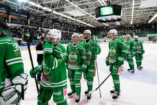 Rögles spelare jublar