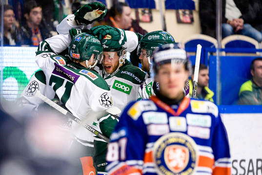 Färjestads Per Åslund jublar