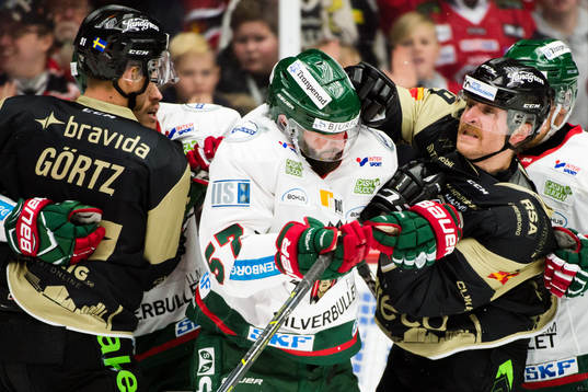 Frölundas Mike Weber i bråk med Malmö Redhawks Frederik