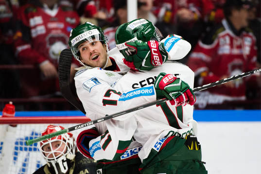 Frölundas Victor Olofsson jublar med Sebastian Stålberg