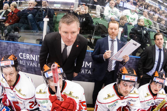 Örebros tränare Niklas Sundblad och assisterande tränare