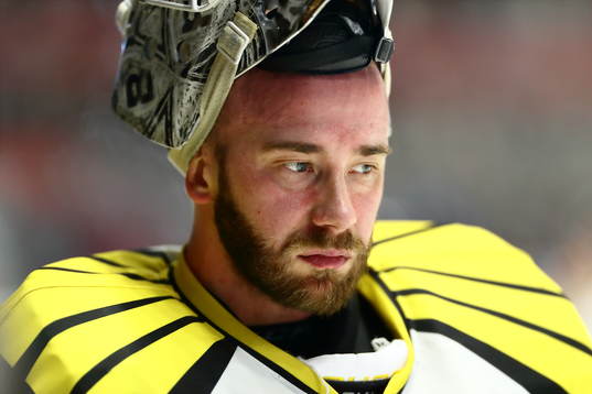 Brynäs målvakt david Rautio deppar