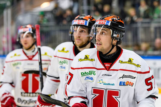 Örebros Daine Todd jublar eter 1-3