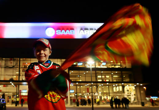 Mora-supporter framför SAAB Arena