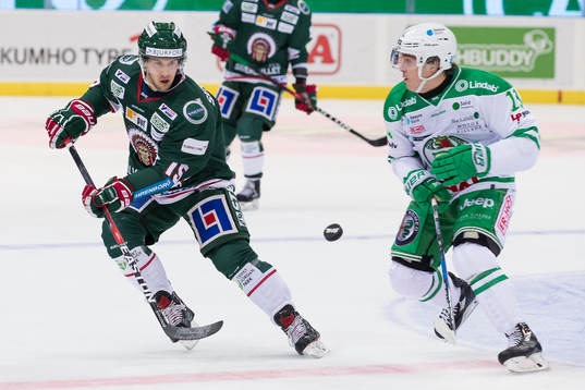 Frölundas Matt Donovan mot Rögles Bryan Lerg
