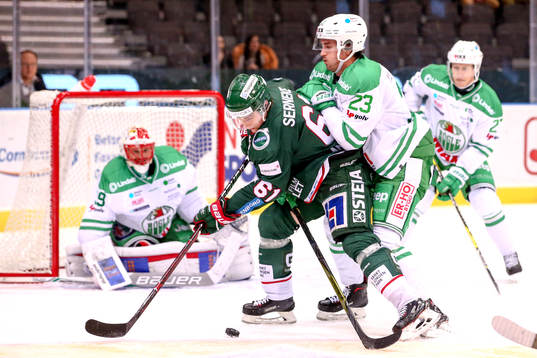 Frölundas Lias Andersson och Rögles Daniel Sylwander