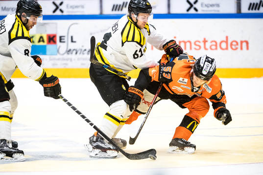 Brynäs Aaron Palushaj , Juuso Ikonen och Karlskronas Bobbo