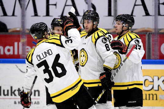 Brynäs Aaron Palushaj jublar med lagkamrater