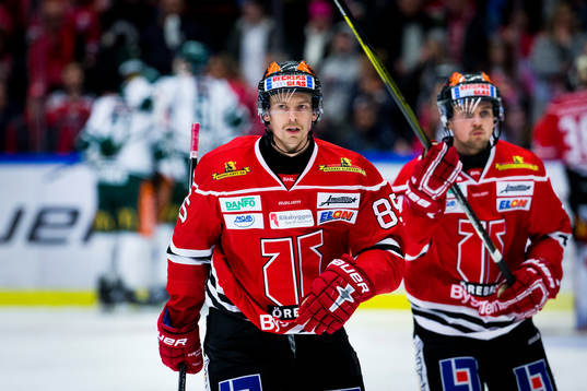 Örebros Kalle Olsson deppar vid Färjestads 1-4 mål