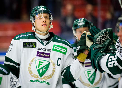 Färjestads Johan Ryno jublar vid 1-3 målet