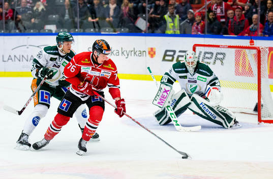 Färjestads Johan Ryno och målvakt Lars Haugen och