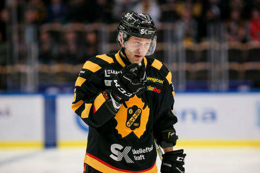 Skellefteås Oscar Möller jublar