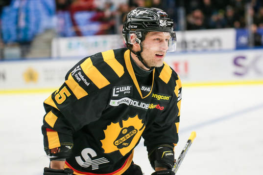 Skellefteås Oscar Möller jublar