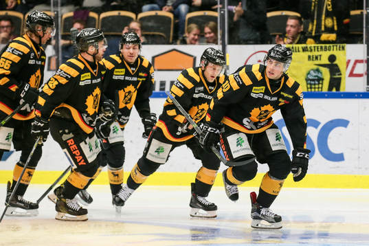 Skellefteås Joakim Lindström jublar etter hans mål