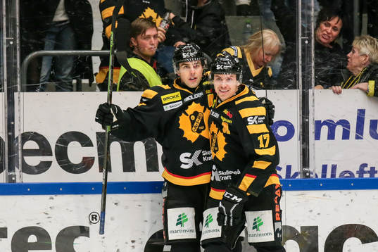 Skellefteås Joakim Lindström och Pär Lindholm jublar