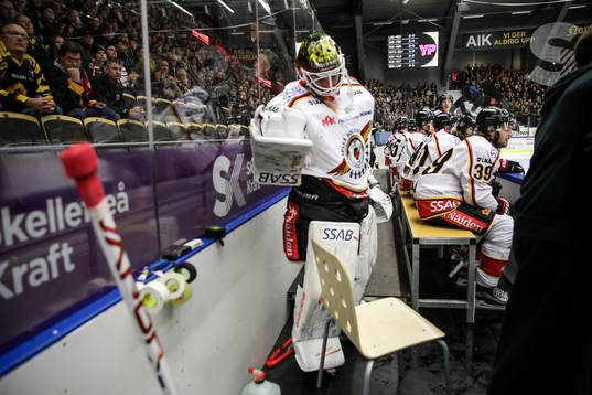 Luleås målvakt Joel Lassinatti deppar