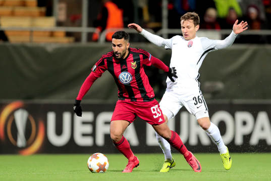 Östersunds Saman Ghoddos och Zorja Luhansks Ruslan Babenko