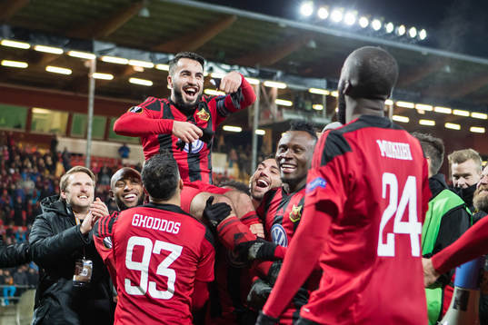 Östersunds spelare jublar