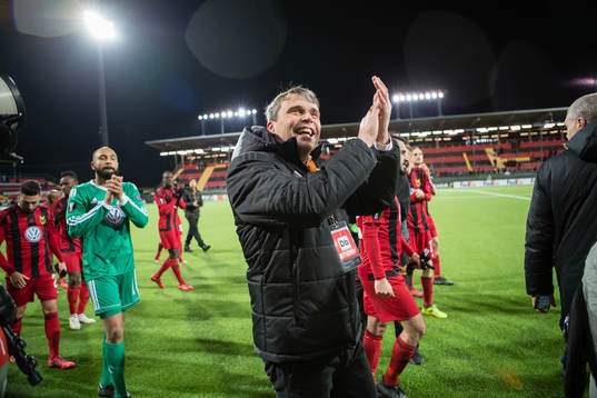 Östersunds ordförande Daniel Kindberg jublar