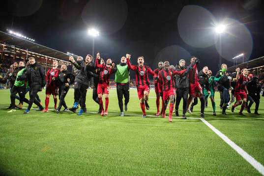 Östersunds spelare jublar
