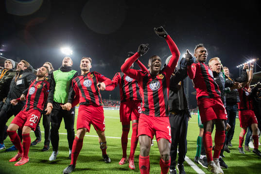 Östersunds spelare jublar