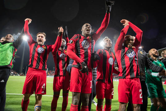 Östersunds spelare jublar