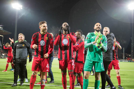 Östersunds spelare jublar