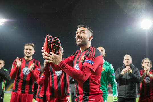 Östersunds Saman Ghoddos på väg att kasta upp sina skor