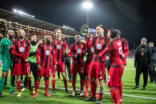 Östersunds spelare jublar
