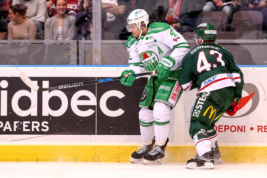Rögles Daniel Widing och Frölundas Jesper Emanuelsson