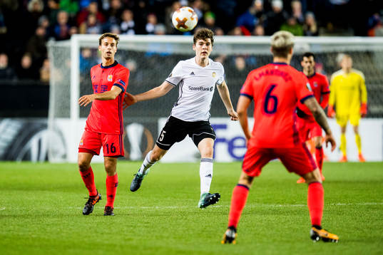 Sergio Canales of Real Sociedad and Jacob Rasmussen of