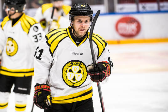 Brynäs Juuso Ikonen jublar