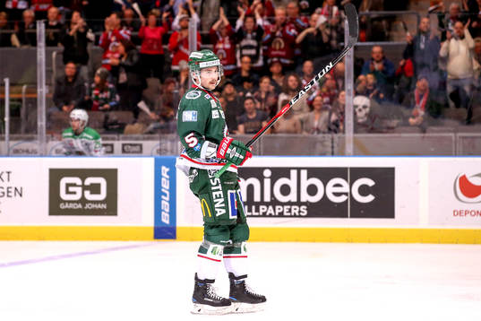 Frölundas Adam Almqvist jublar