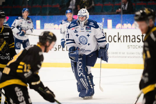 Leksands målvakt Jonas Arntzen före ishockeymatchen i