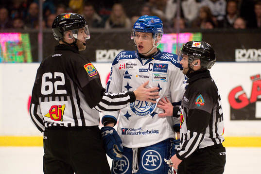 Leksands Martin Karlsson är irriterad på ett domslut