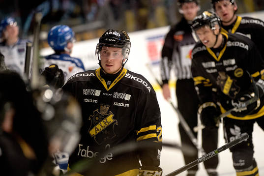 s Jesper Fröden jublar