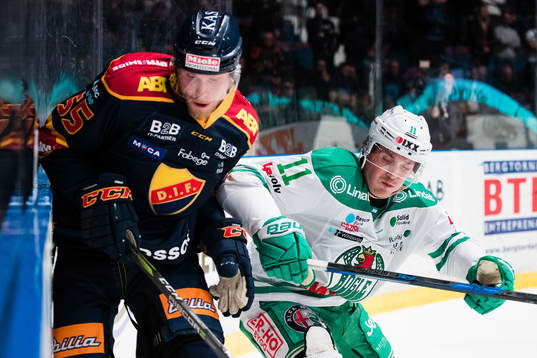 Djurgårdens Alexander Urbom och Rögles Bryan Lerg