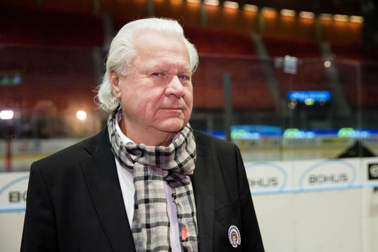 Frölundas ordförande Mats Grauers innan ishockeymatchen i