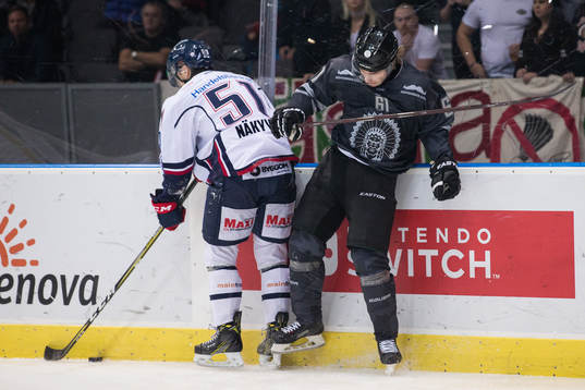 Linköpings Kristian Näkyvä mot Frölundas Lias Andersson