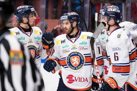 Växjös Andrew Calof jublar