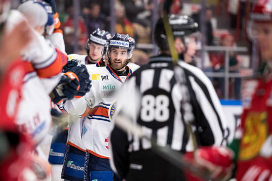 Växjös Andrew Calof jublar