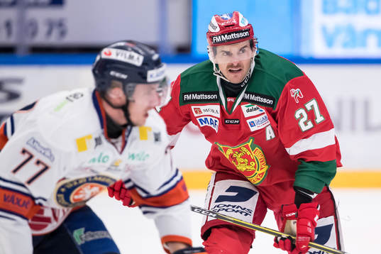 Moras Matt Bailey  i ishockeymatchen i SHL mellan Mora och