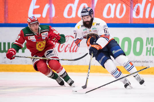 Moras Matias Lassen och Växjös Linus Fröberg  i