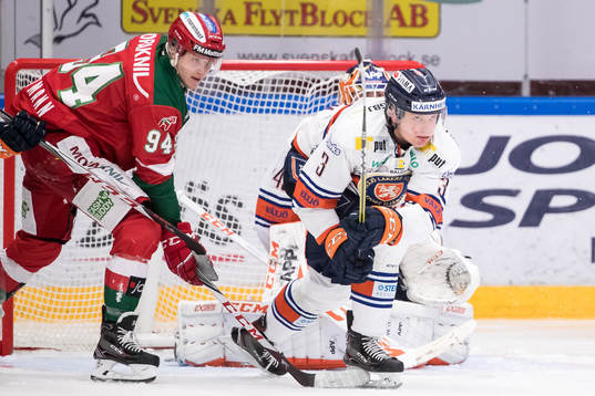 Moras Sebastian Hartmann och Växjös Oliver Bohm framför