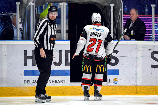 Malmö Redhawks Andy Miele får matchstraff