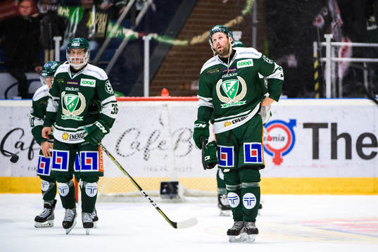 Färjestads Niklas Fogström och Dick Axelsson deppar